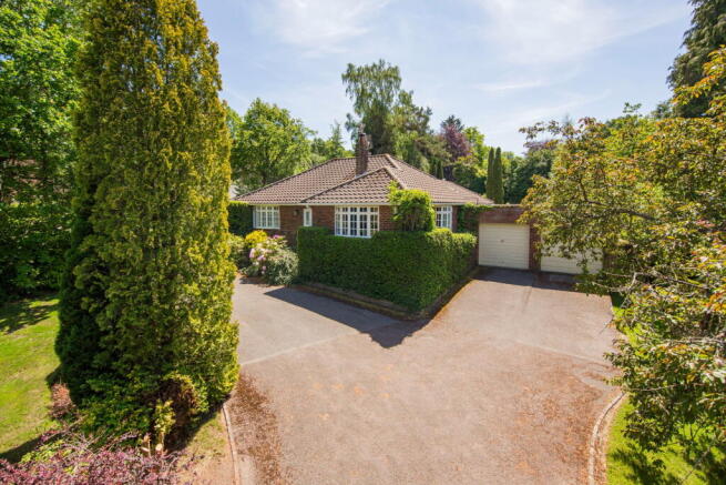 4 bed property, in St Johns Road, £890,000