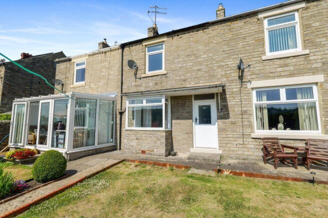 2 bed property, in Bondisle Terrace, £80,000