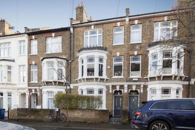 3 bed property, in Glengarry Road, £675,000