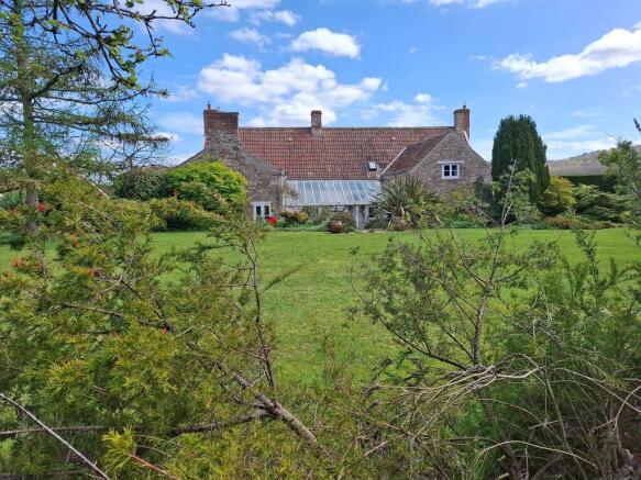 5 bed property, in Walton-In-Gordano, £995,000
