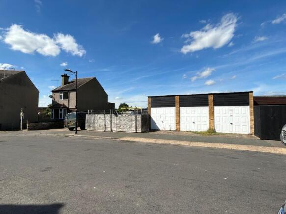 2 bed property, in Friars Street, £285,000