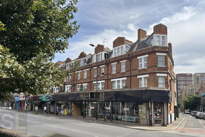 1 bed property, in Camberwell Road, £175,000