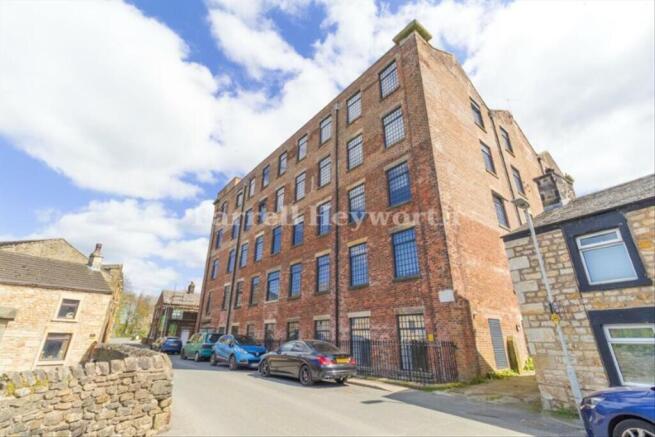 1 bed property, in Chapel Lane, £42,000