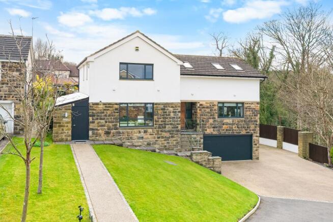 4 bed property, in Oakdale Glen, £900,000