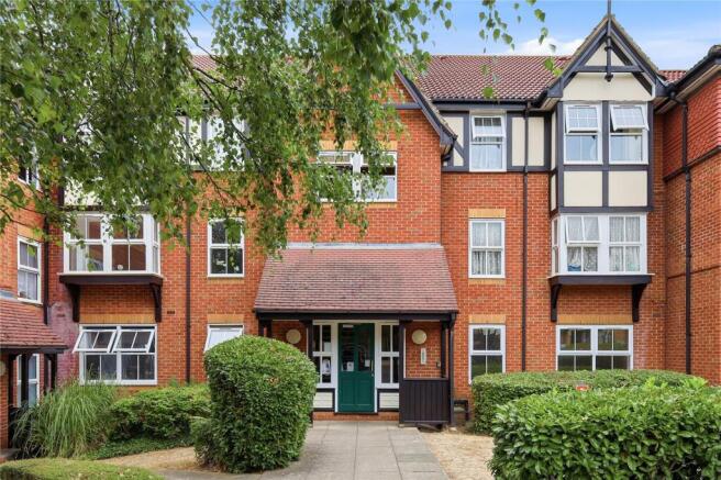 1 bed property, in Osbourne Road, £170,000