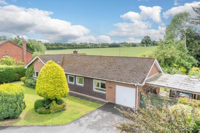 4 bed property, in Wyson, £385,000