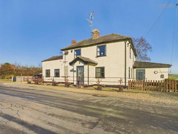 4 bed property, in School Road, £485,000