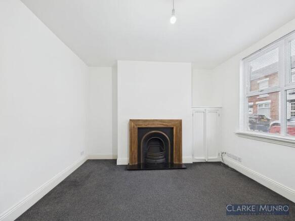 2 bed property, in Beaconsfield Street, £80,000
