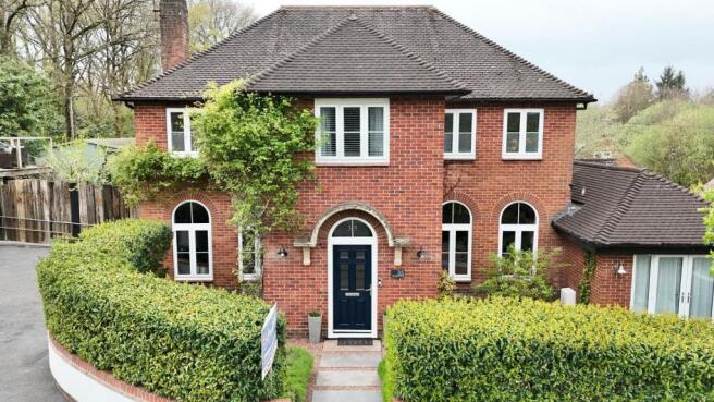 5 bed property, in Tidcombe Lane, £999,999
