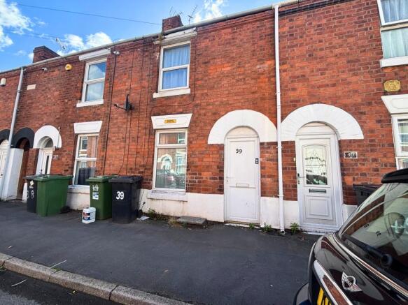 2 bed property, in 39 Lorne Street, £40,000