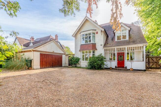 4 bed property, in Pyrford, £1,350,000