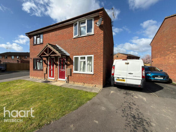2 bed property, in Henry Warby Avenue, £156,500