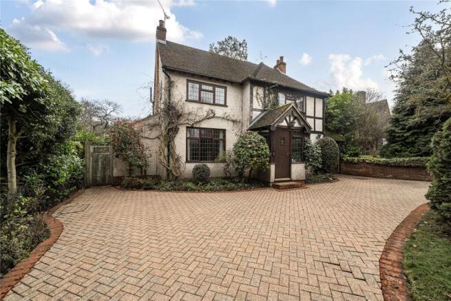 3 bed property, in Oakfield Lane, £1,150,000