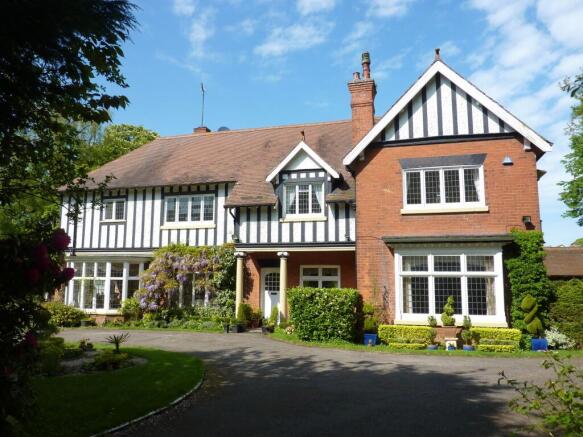 5 bed property, in Stallingborough Road, £1,300,000