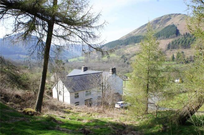 6 bed property, in Pengwern, £969,500