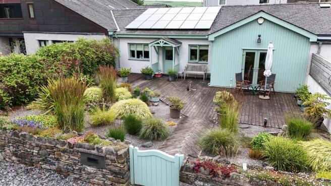 3 bed property, in The Paddocks, £525,000