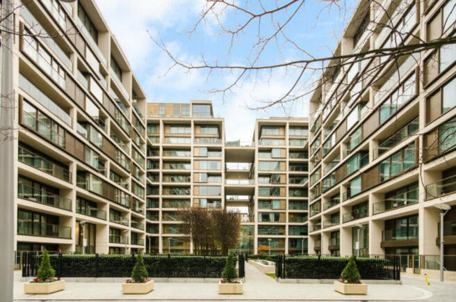 1 bed property, in Radnor Terrace, £700,000