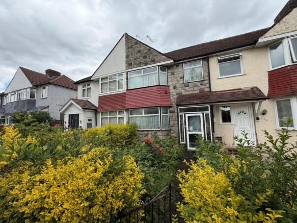 3 bed property, in Hounslow Road, £450,000