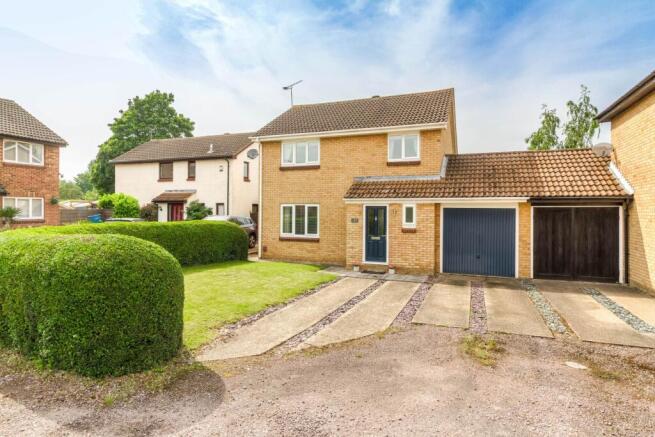 4 bed property, in Sunridge Close, £475,000