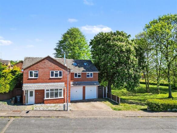 5 bed property, in Uplands, £900,000
