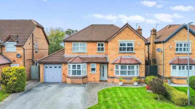 4 bed property, in Stonecross Drive, £600,000
