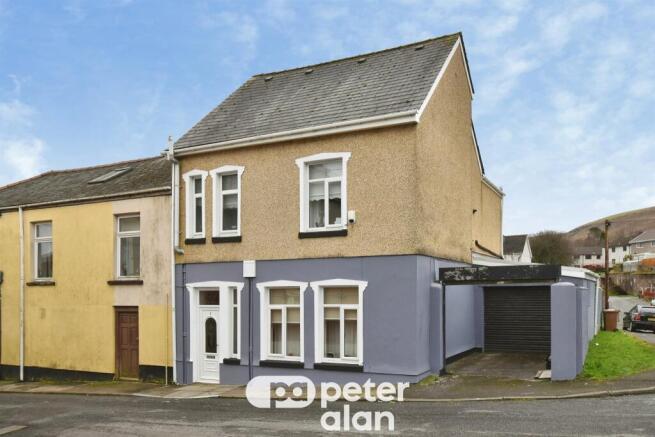 3 bed property, in Chapel Street, £240,000