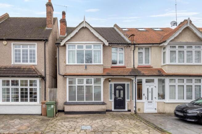 3 bed property, in Senga Road, £500,000