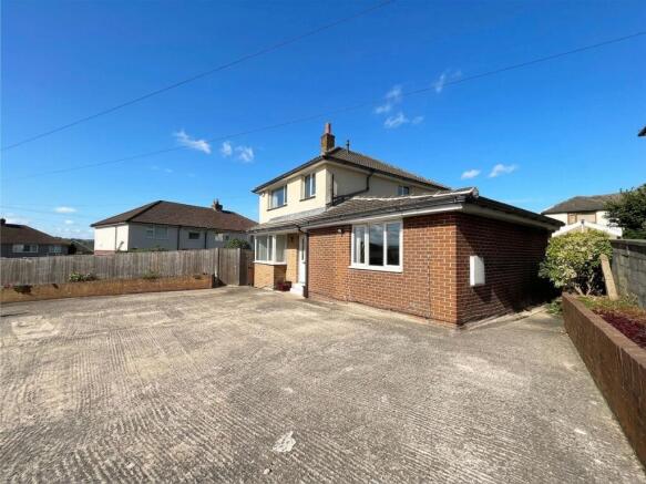 4 bed property, in Longden Walk, £350,000