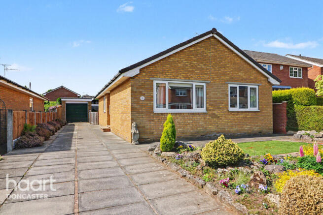 3 bed property, in Ashdale Close, £250,000