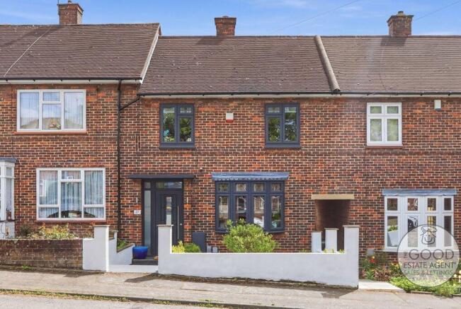2 bed property, in Bushfields, £475,000