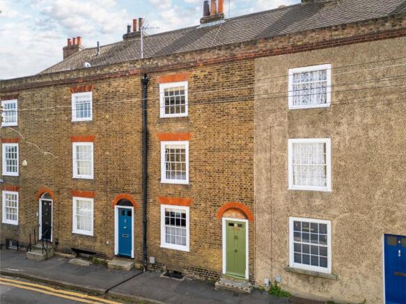3 bed property, in East Terrace, £375,000