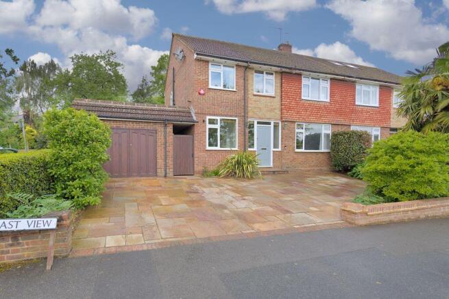 4 bed property, in East View, £1,050,000