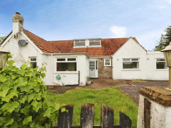 5 bed property, in Port Road, £425,000