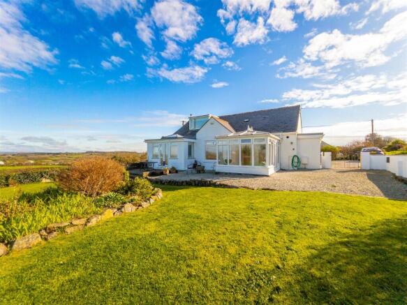 6 bed property, in Meaver Road, £650,000