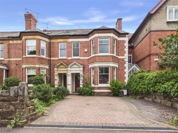 5 bed property, in Shrubbery Avenue, £850,000