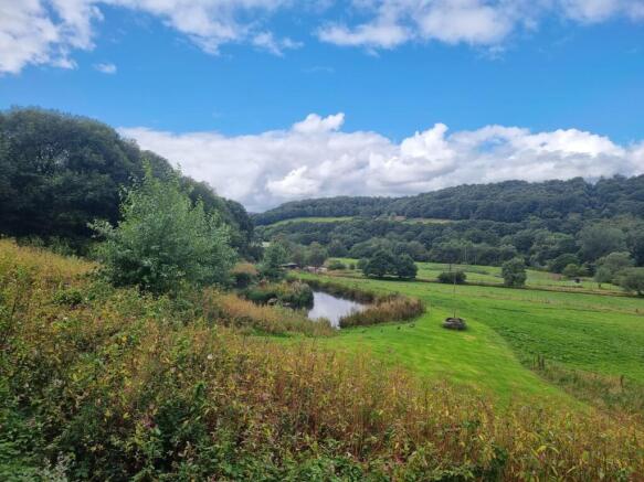 4 bed property, in Wood Bottom Farm & Land, £895,000