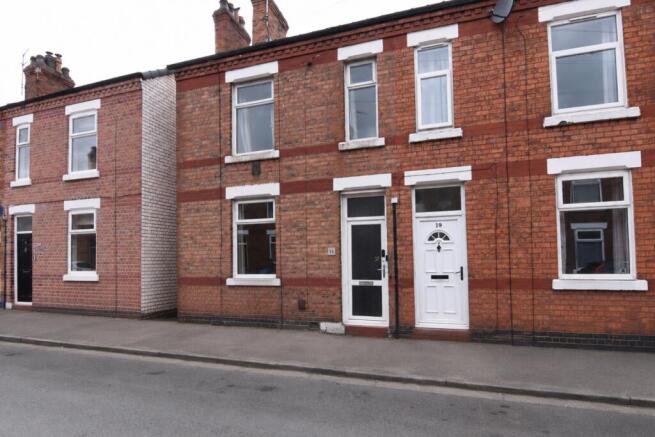 2 bed property, in Bond Street, £140,000