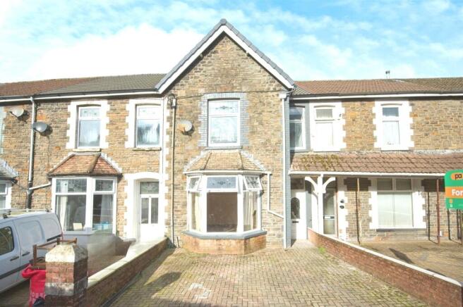 3 bed property, in Grongaer Terrace, £240,000