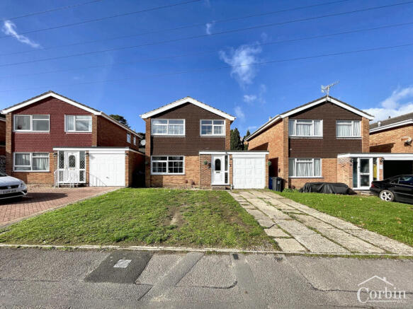 3 bed property, in King John Avenue, £390,000