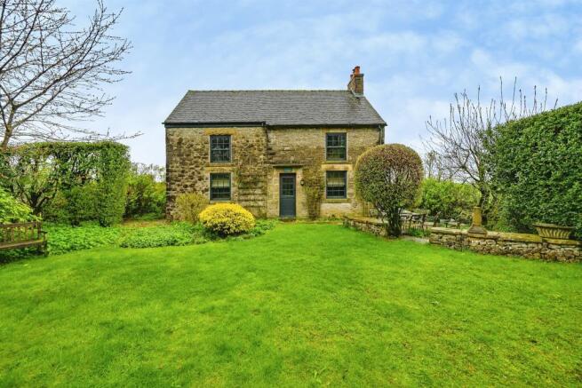 3 bed property, in Alstonefield, £750,000