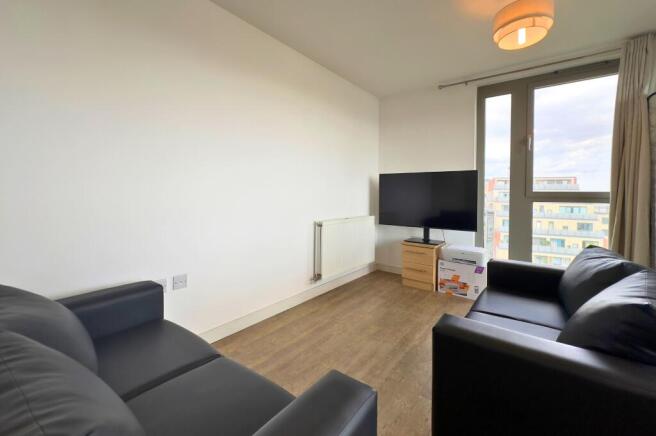 2 bed property, in Waterside Heights, £450,000
