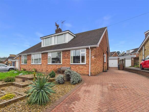 3 bed property, in St. Annes Walk, £259,950