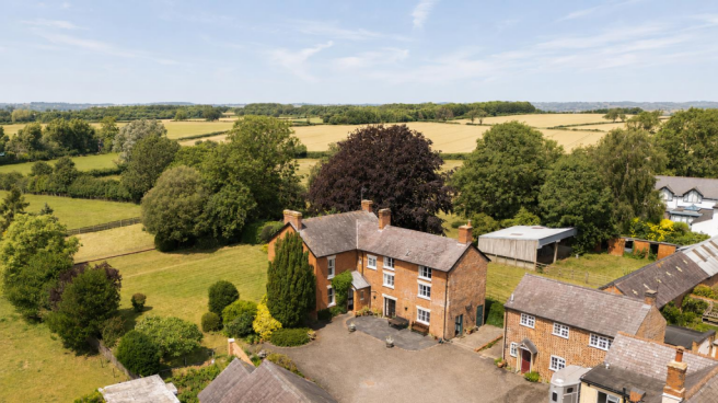 6 bed property, in Westhorpe, £1,400,000
