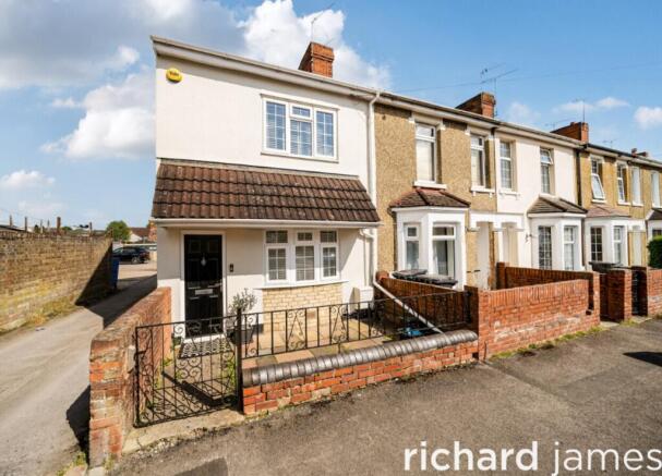 4 bed property, in Church Walk South, £300,000