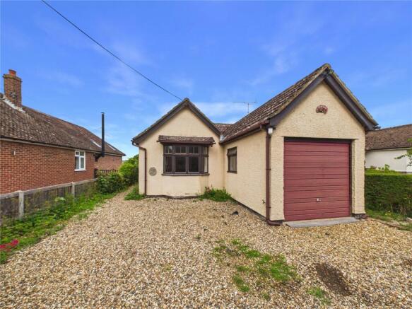 4 bed property, in Bradfield Road, £475,000