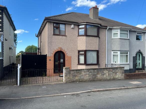 3 bed property, in 116 Vicarage Road, £125,000