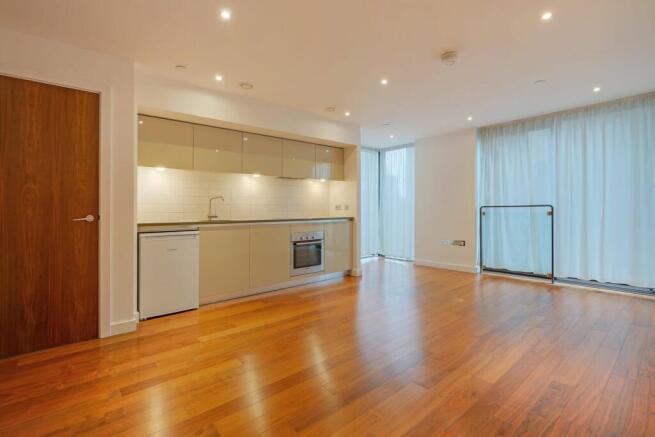 1 bed property, in City Loft, £105,000