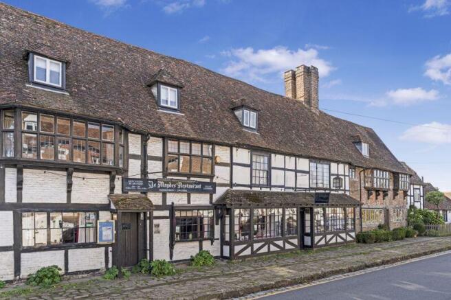 4 bed property, in High Street, £695,000