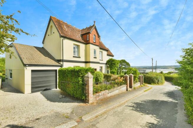 4 bed property, in Pill Lane, £410,000
