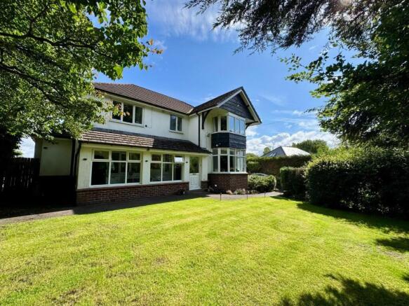 4 bed property, in Sandy Hall Lane, £680,000